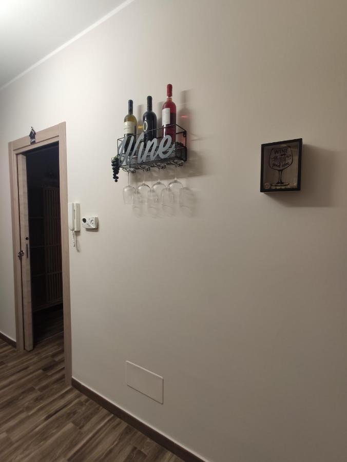 Tizzy Apartment & Rooms Bari Bagian luar foto